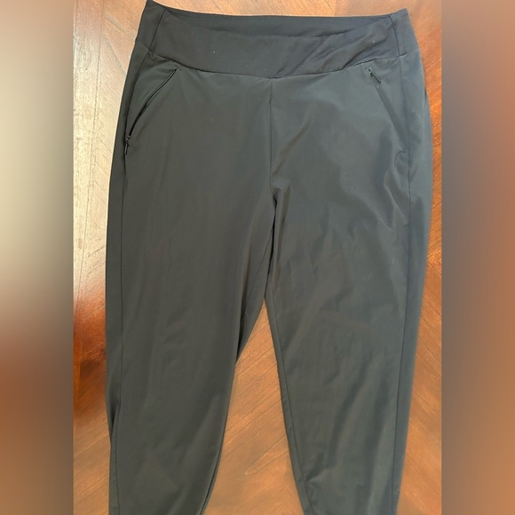 Athleta Classic Black Active Pants size 16 - Picture 2 of 8